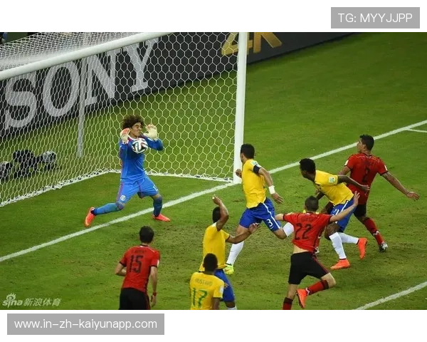 内马尔胸部卸球后转身分球，巴西前场拥有更多进攻可能：解码天才组合的战术魅力与商业启示